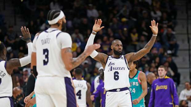 lebron davis spurs 